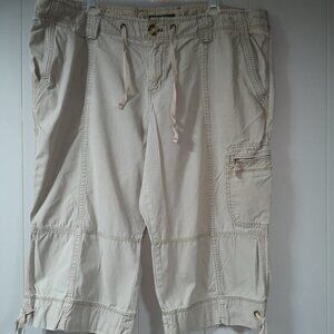 Eddie Bauer Ladies Beige Size 18 Petite Capri Length Straight Leg Pants